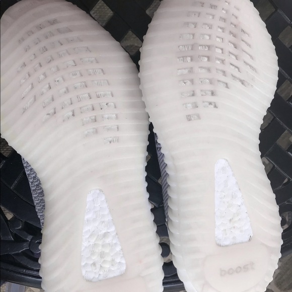 Yeezy 350 boost “non reflective” Size 9 - Picture 6 of 8